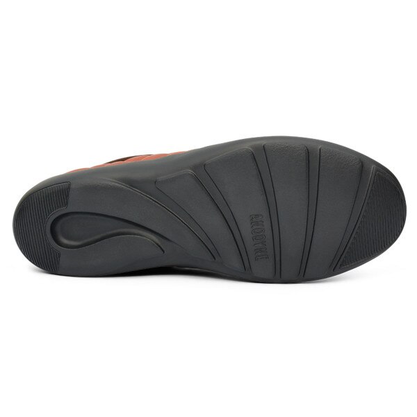 No. 75 Casual Sport in Saddle
